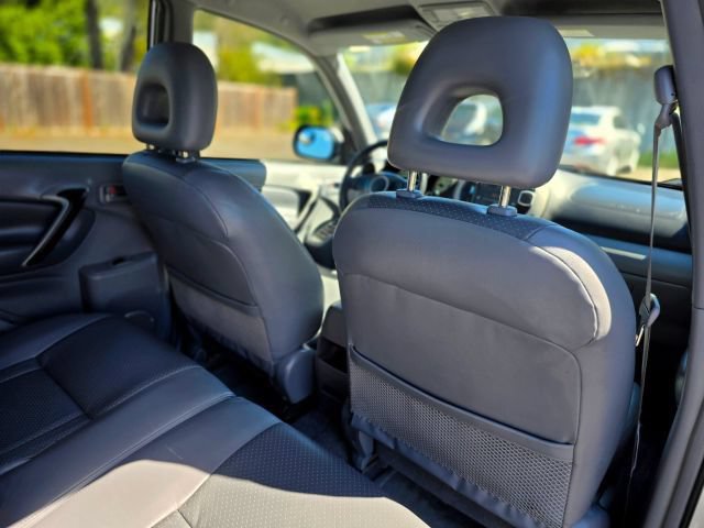 Used 2003 Toyota RAV4 2WD image 48