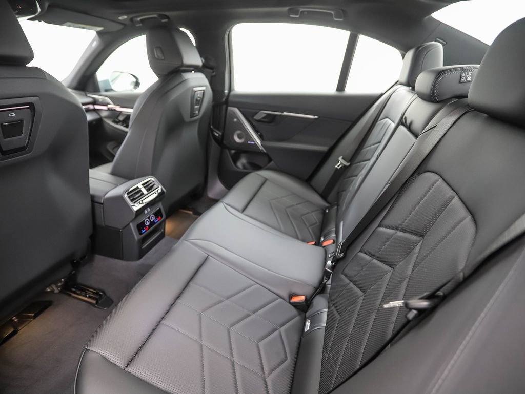 New 2026 BMW 550e xDrive image 22