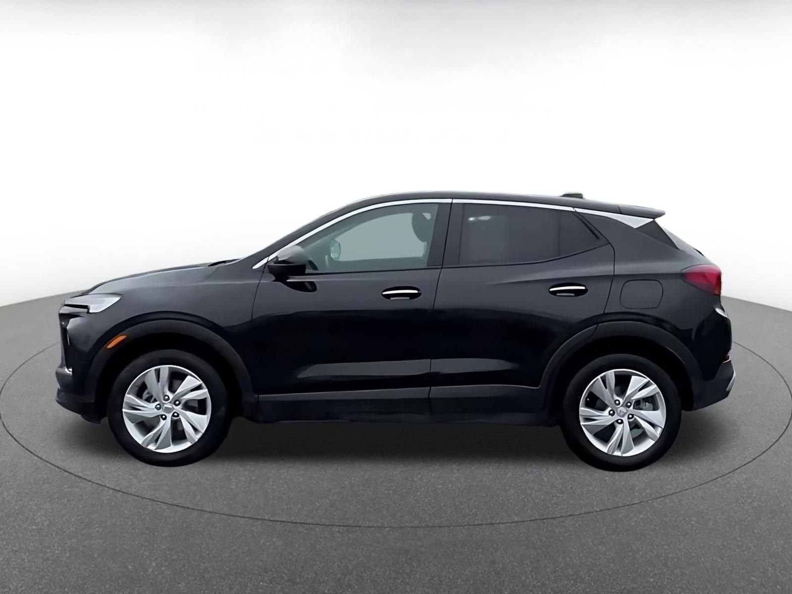 Used 2025 Buick Encore GX Preferred AWD/4WD image 16