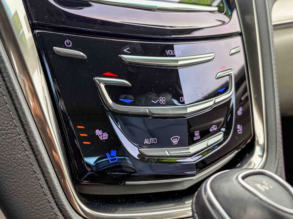 Used 2018 Cadillac CTS Luxury image 30