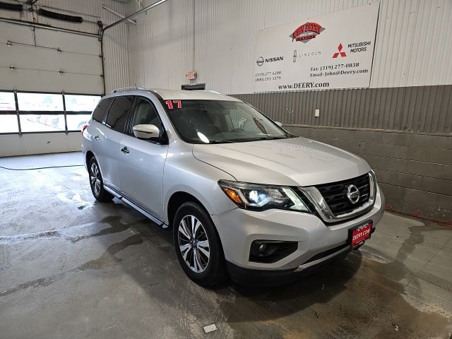 Used 2017 Nissan Pathfinder SV AWD/4WD image 1