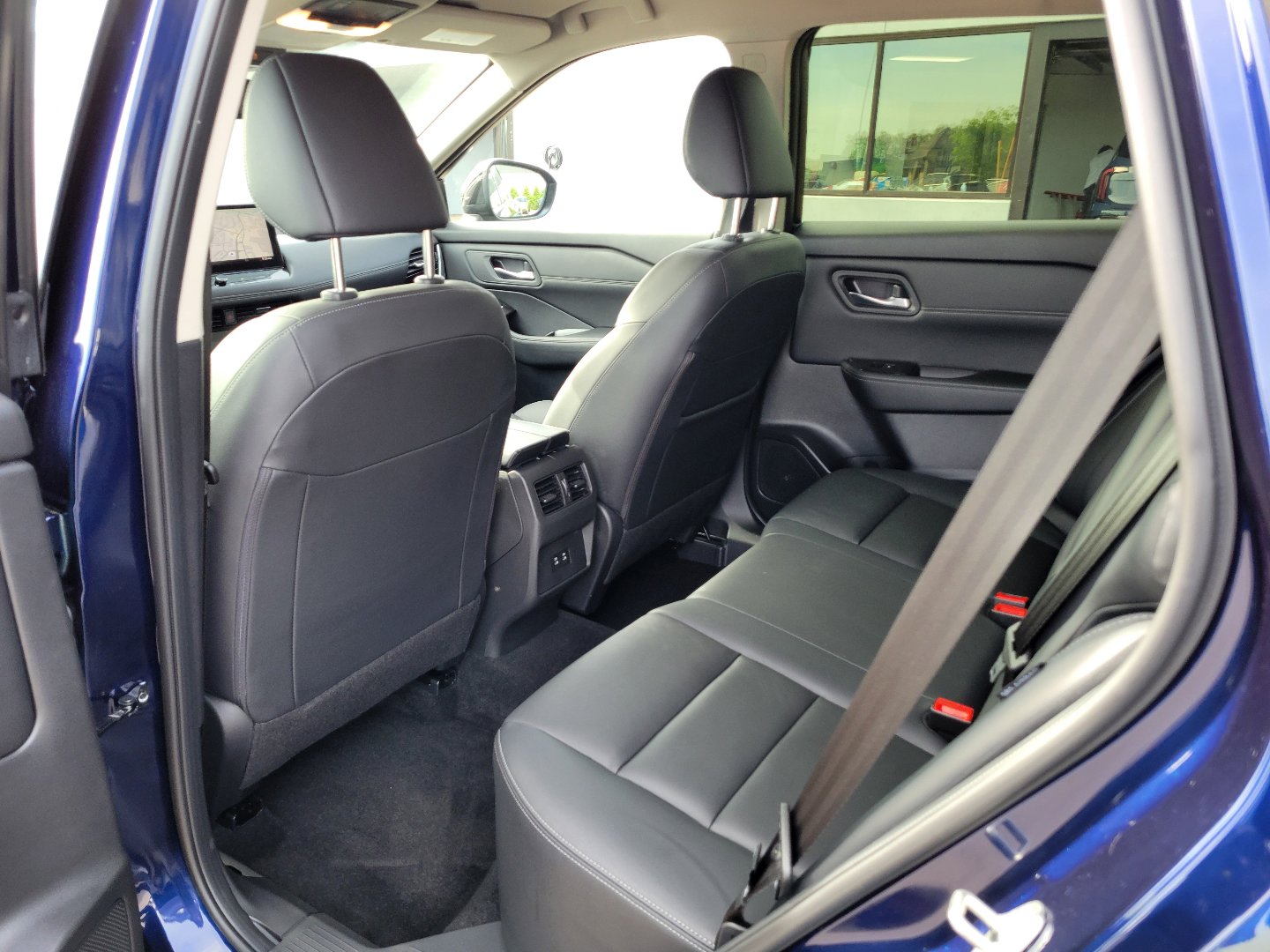 Certified 2025 Nissan Rogue SL AWD/4WD image 15