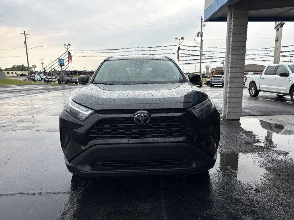 Used 2025 Toyota RAV4 XLE FWD image 8