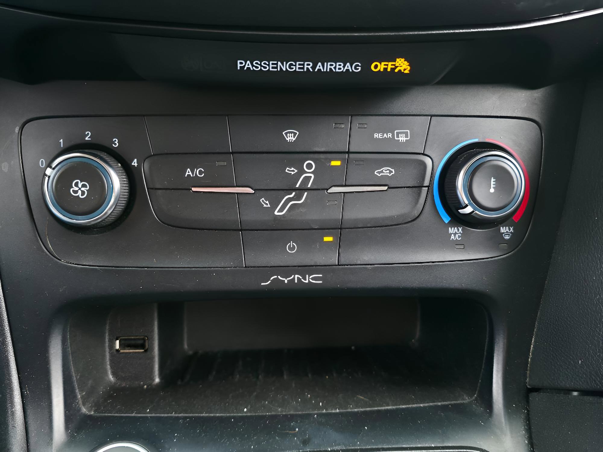 Used 2016 Ford Focus SE FWD image 28