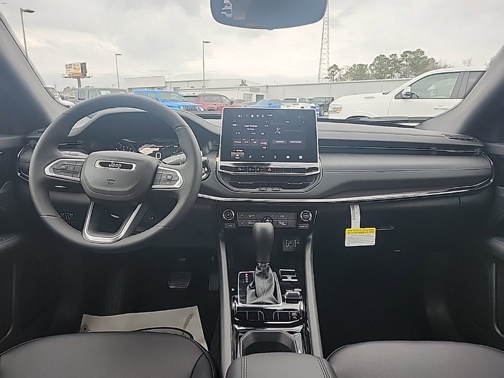 New 2026 Jeep Compass Latitude image 2