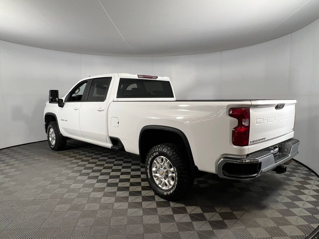 Used 2024 Chevrolet Silverado 3500 LT image 9