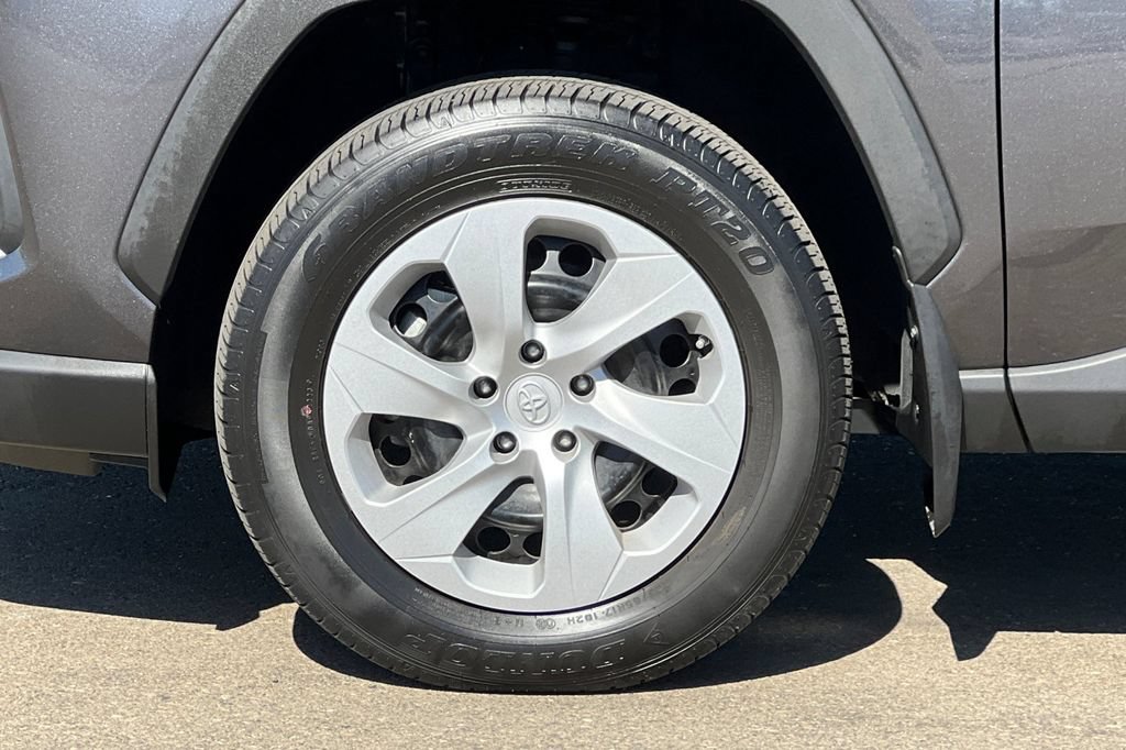 Certified 2024 Toyota RAV4 LE AWD/4WD image 26