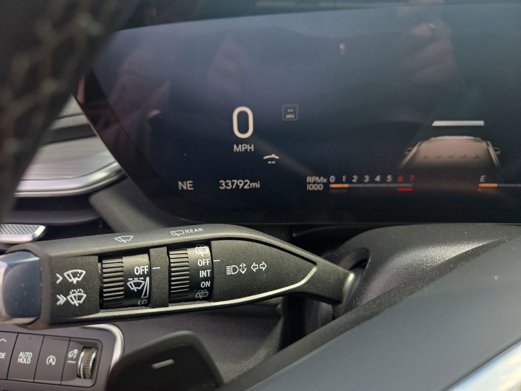 Used 2025 Buick Enclave Preferred FWD image 17