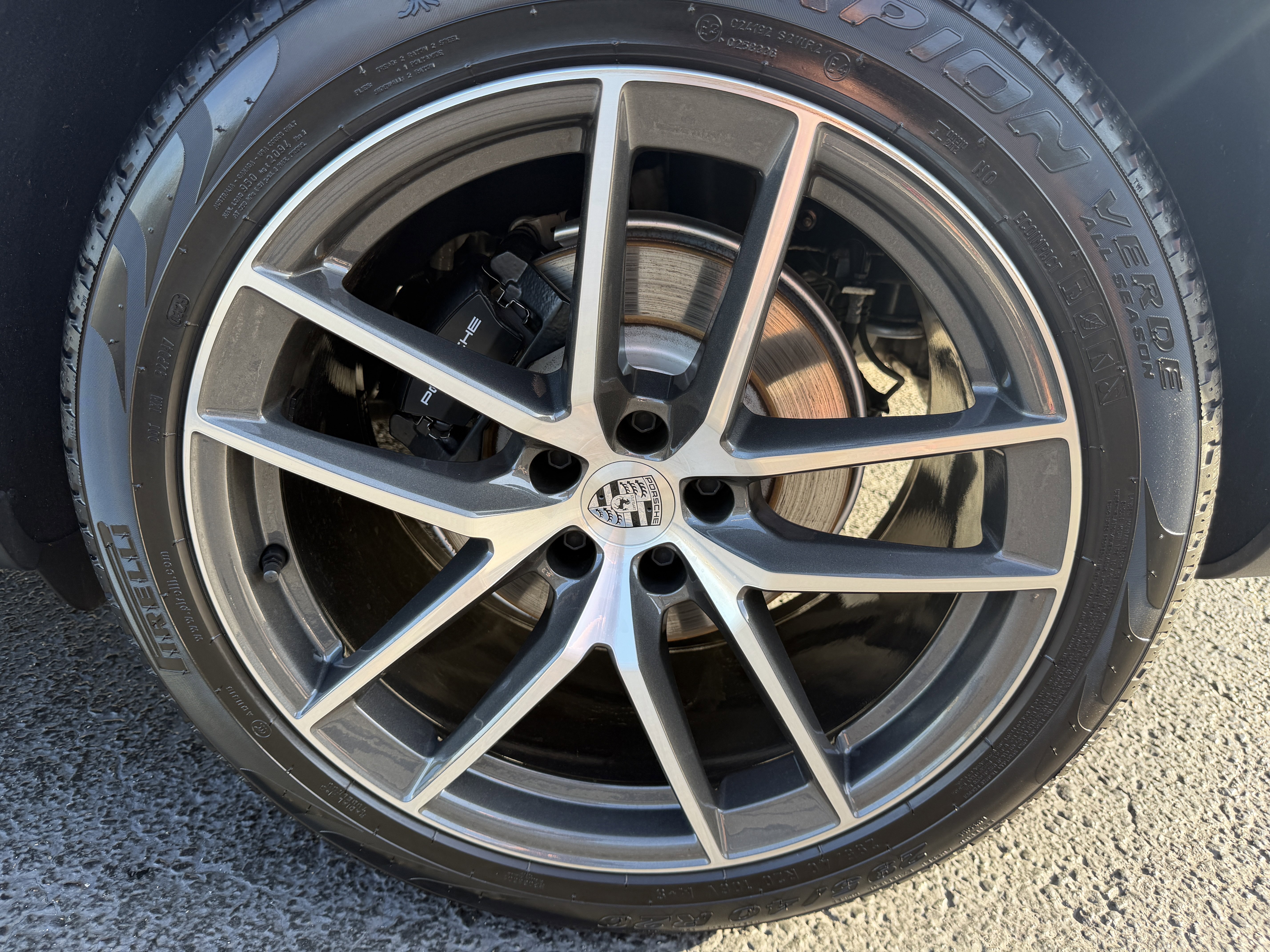 Used 2025 Porsche Macan image 10