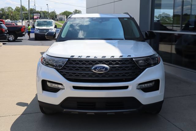 Used 2023 Ford Explorer XLT w/ Equipment Group 202A AWD/4WD image 6