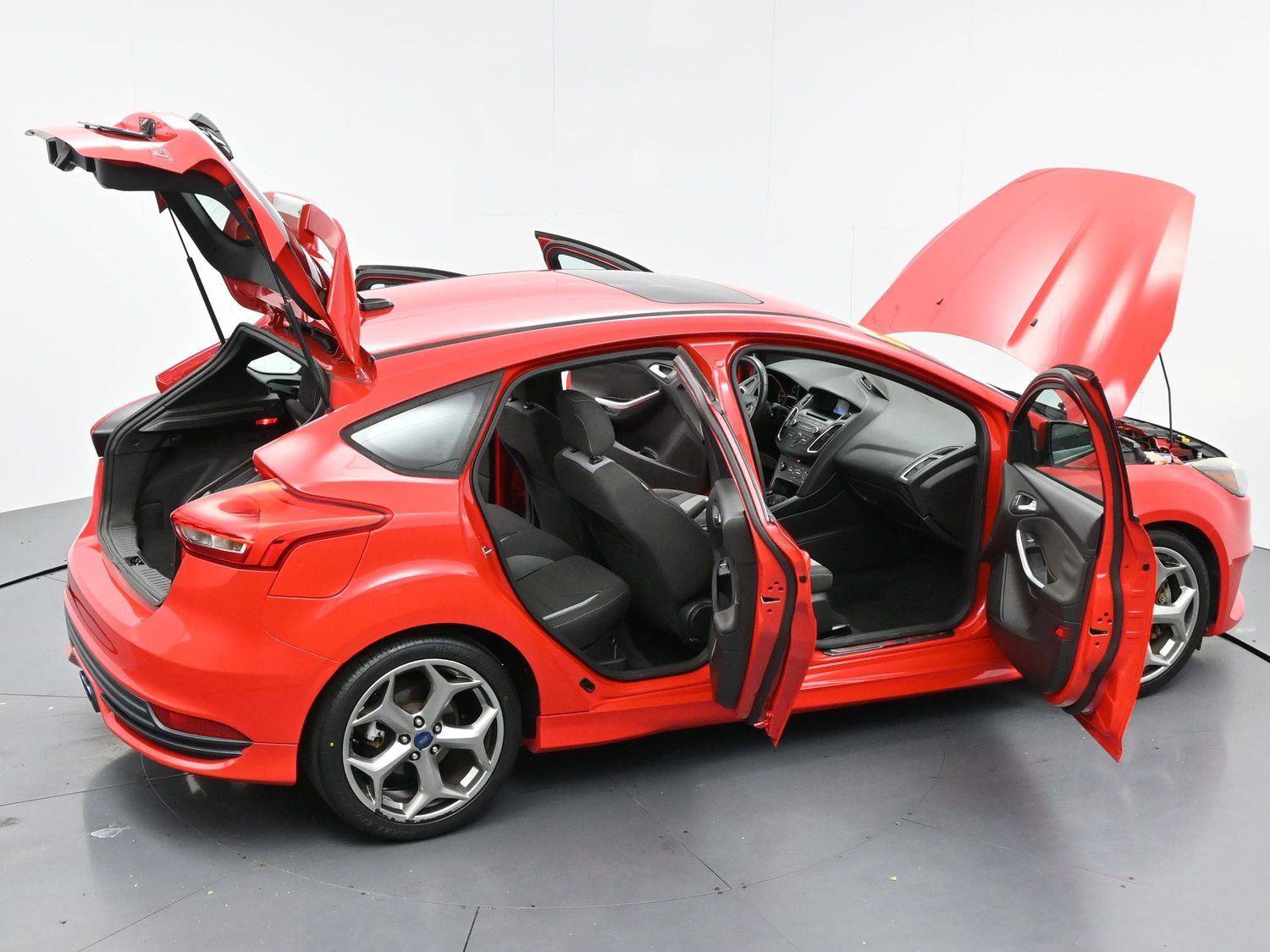 Used 2016 Ford Focus ST FWD image 36