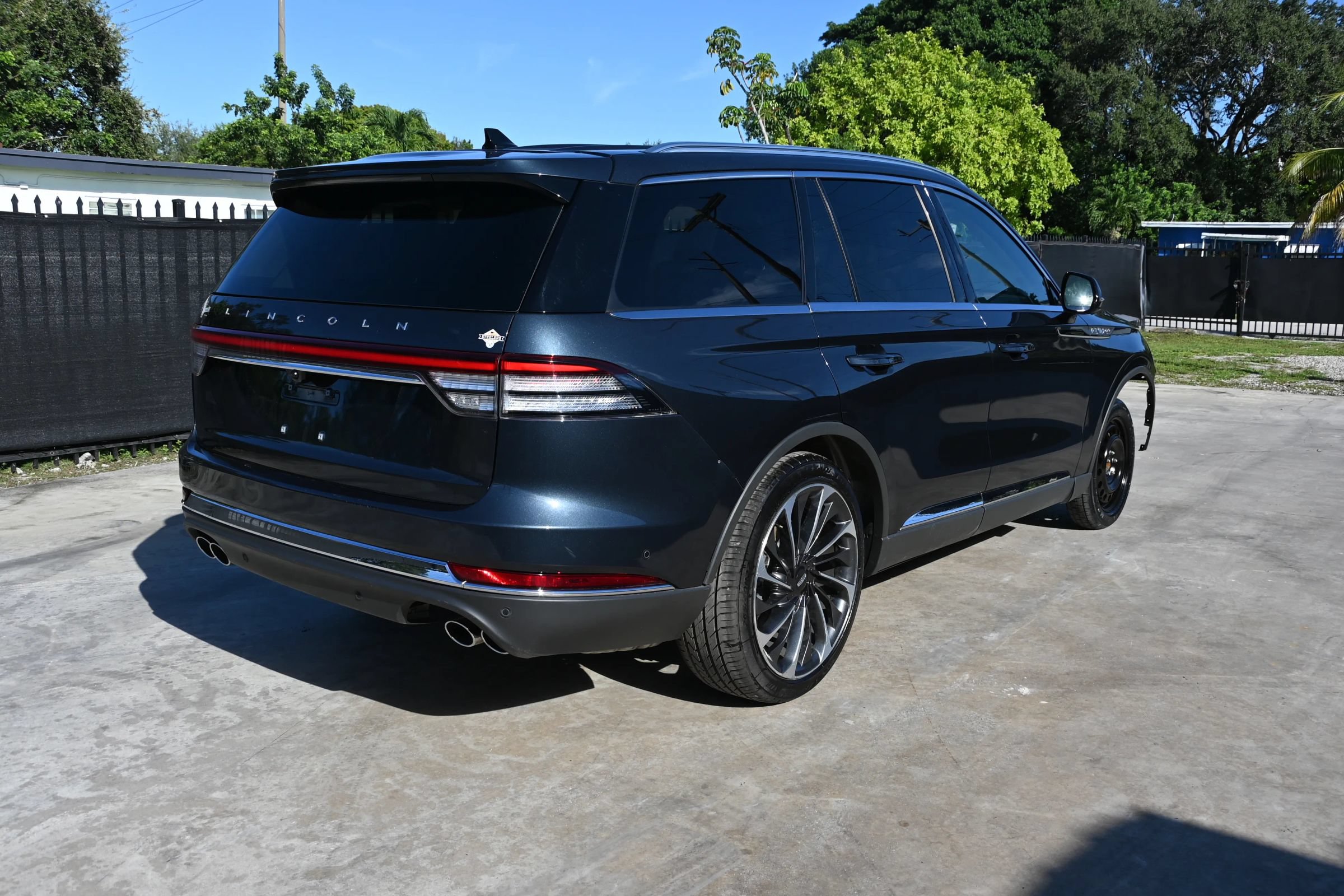 Used 2024 Lincoln Aviator Reserve w/ Equipment Group 201A RWD image 5