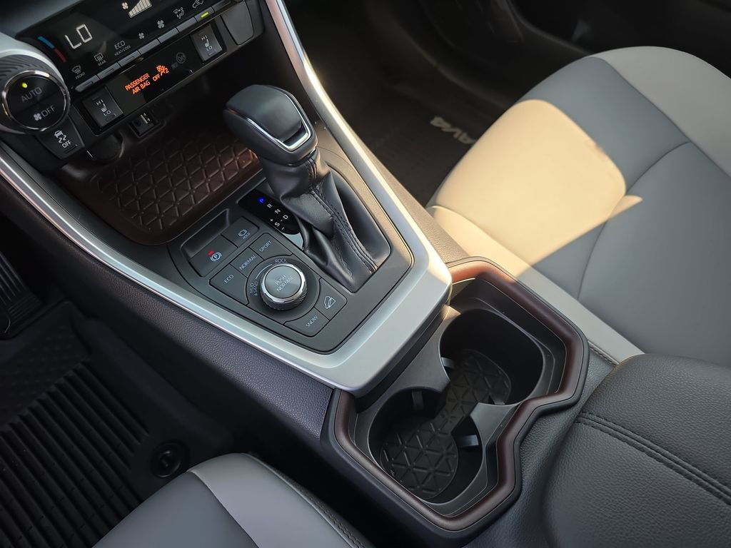Used 2019 Toyota RAV4 Limited AWD/4WD image 27