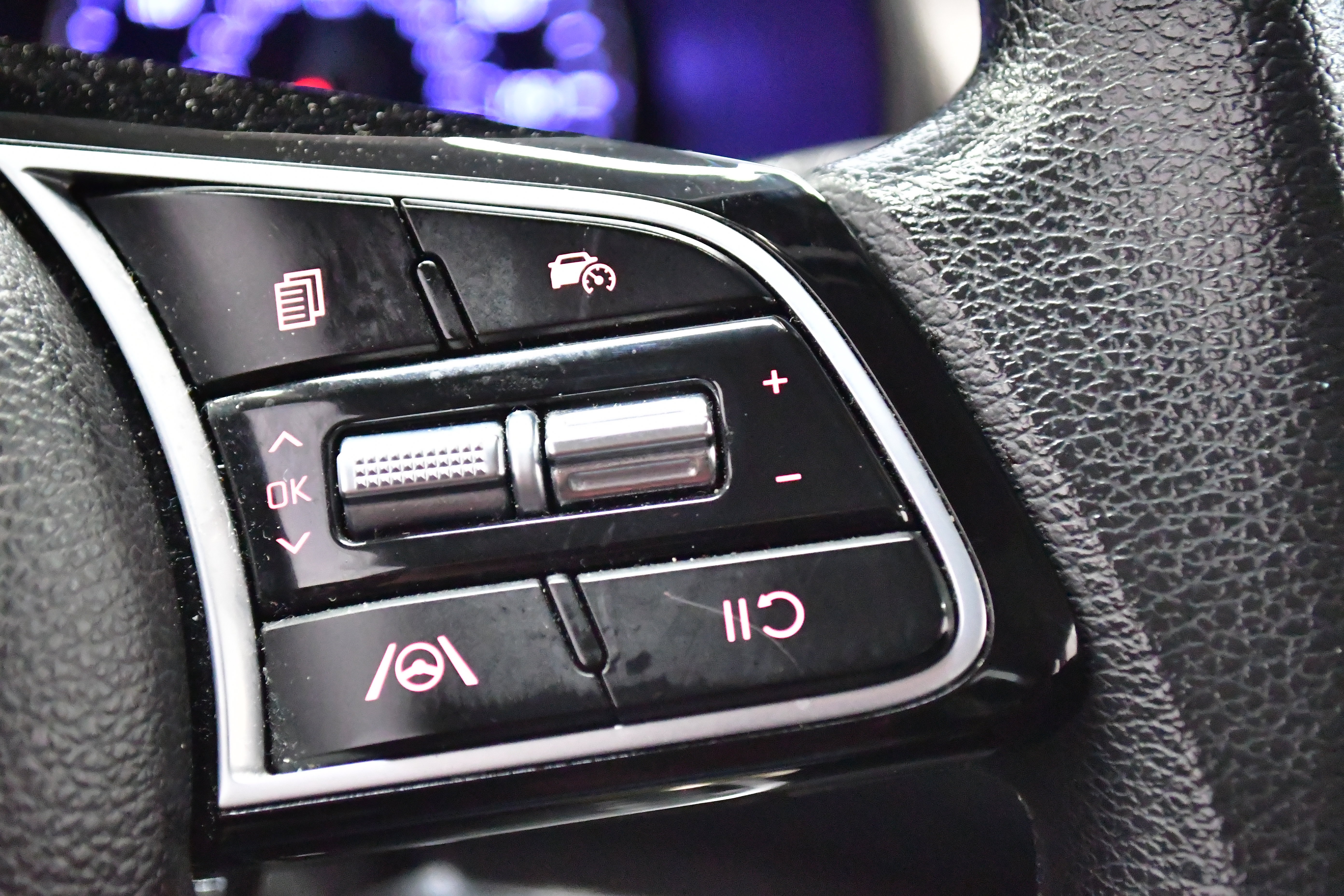 Used 2023 Kia Forte LXS image 41