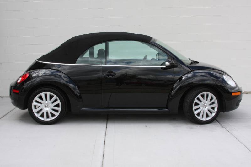 Used 2008 Volkswagen Beetle SE FWD image 16