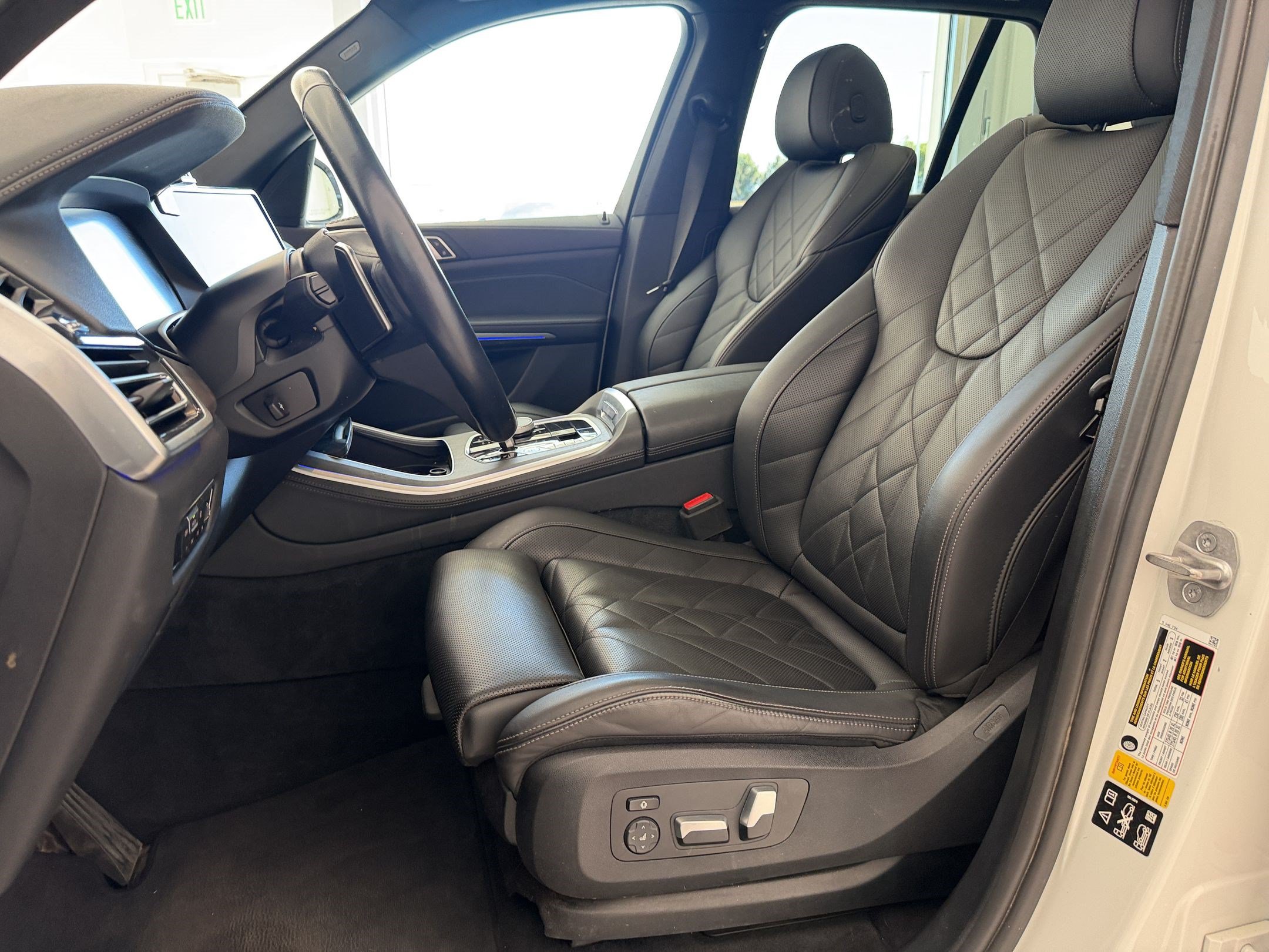 Used 2023 BMW X5 xDrive40i w/ Premium Package AWD/4WD image 5