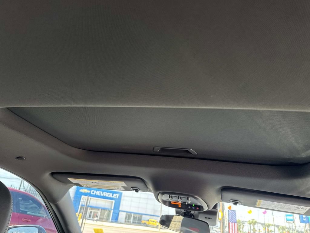 New 2026 Chevrolet Trax RS w/ Sunroof Package image 10