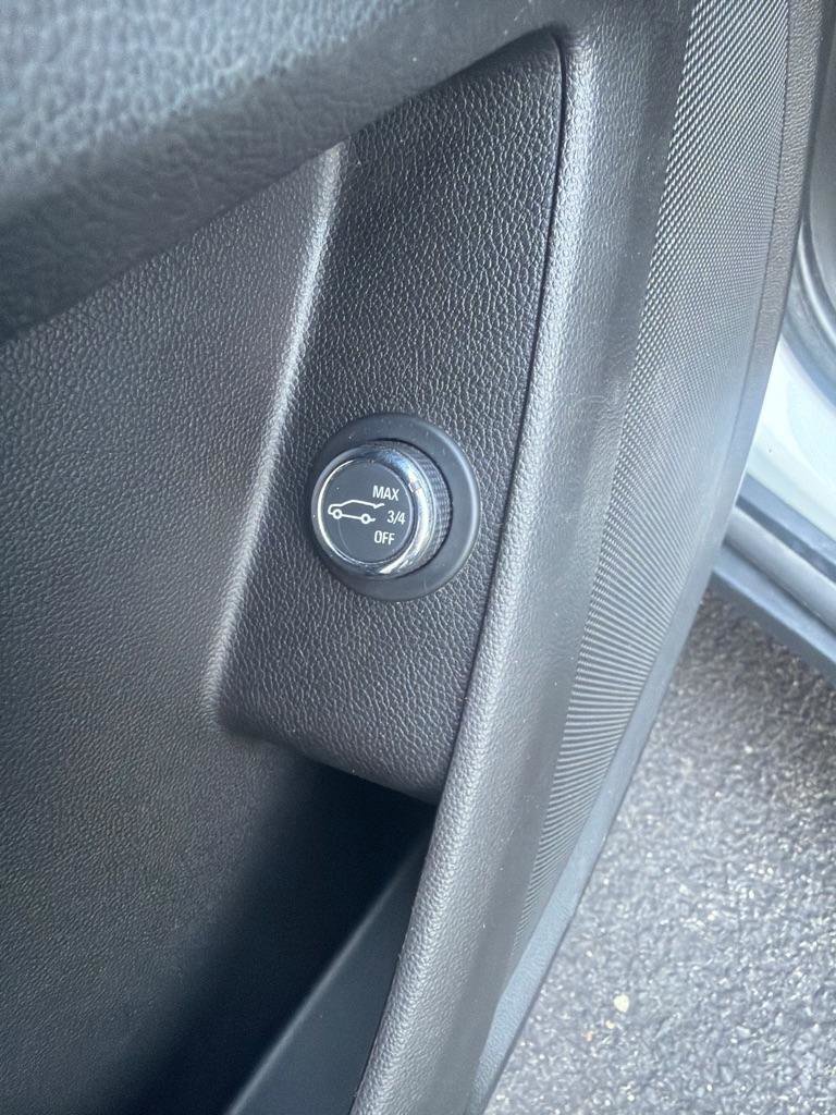 Used 2020 Chevrolet Traverse LT AWD/4WD image 12