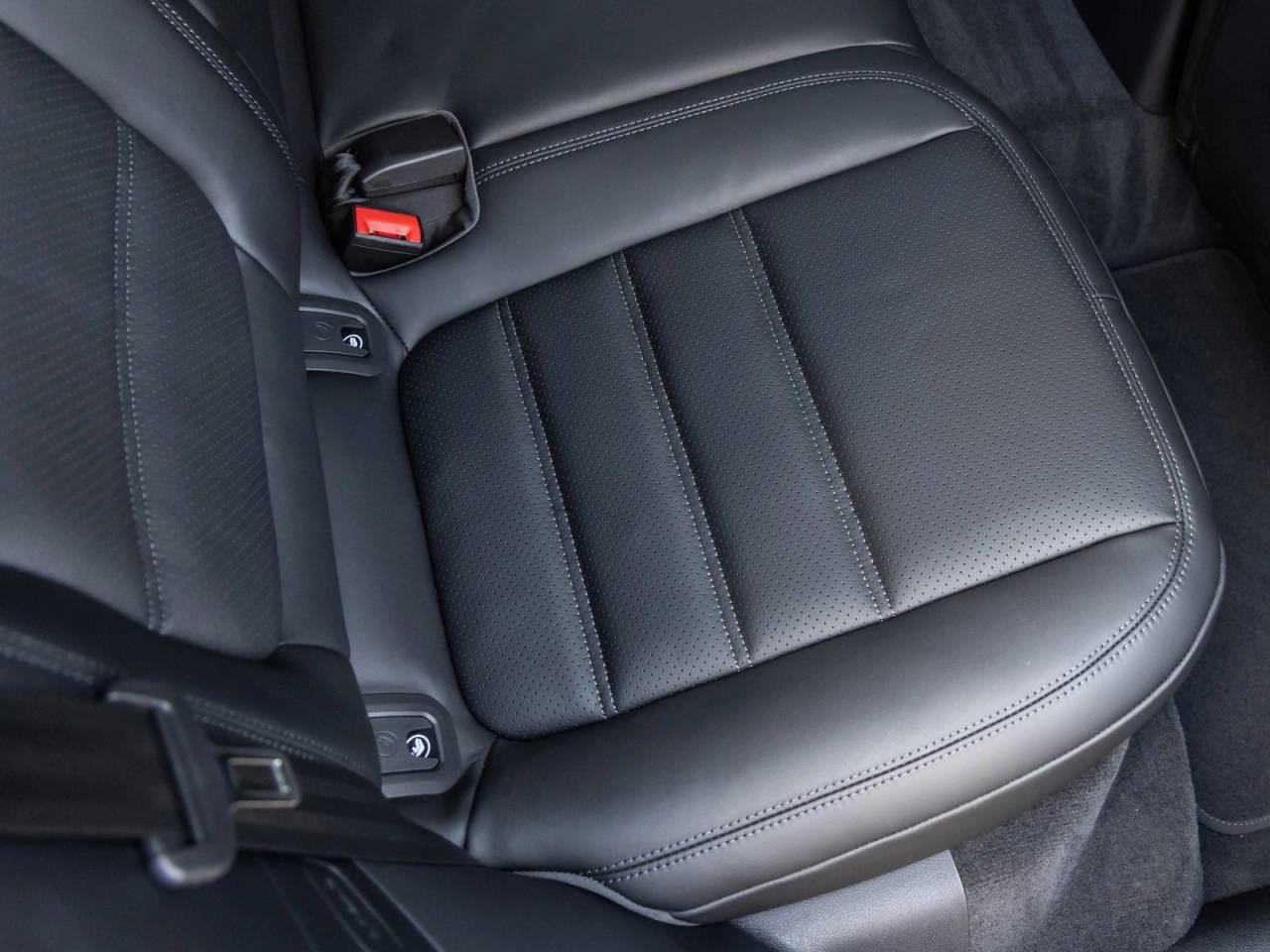 New 2026 Porsche Macan image 91