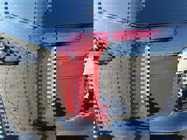 Used 2021 GMC Yukon SLT w/ SLT Premium Package image 11