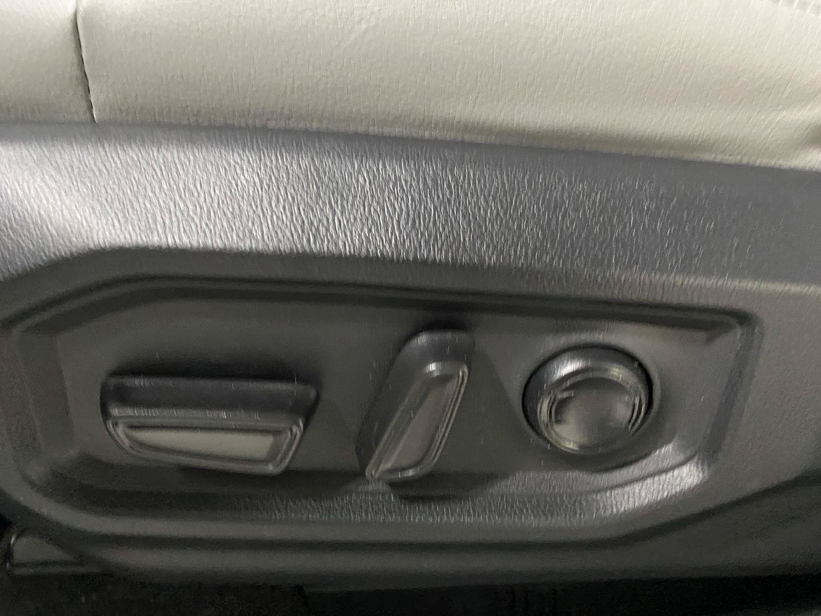 Used 2024 Toyota Tundra Limited AWD/4WD image 24