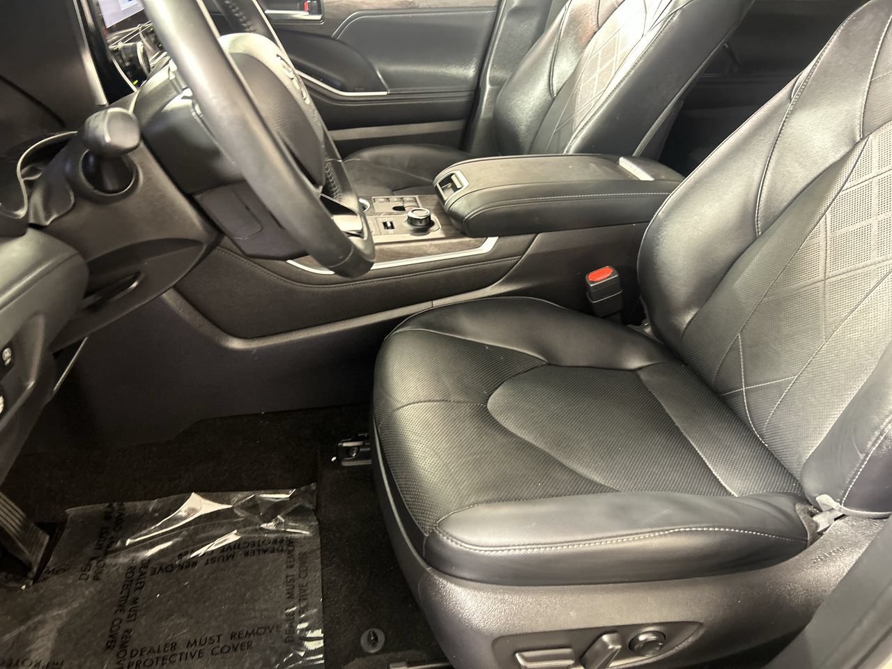 Used 2025 Toyota Highlander Platinum AWD/4WD image 22