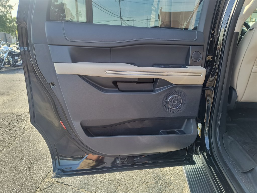 Used 2022 Ford Expedition Max Limited AWD/4WD image 34