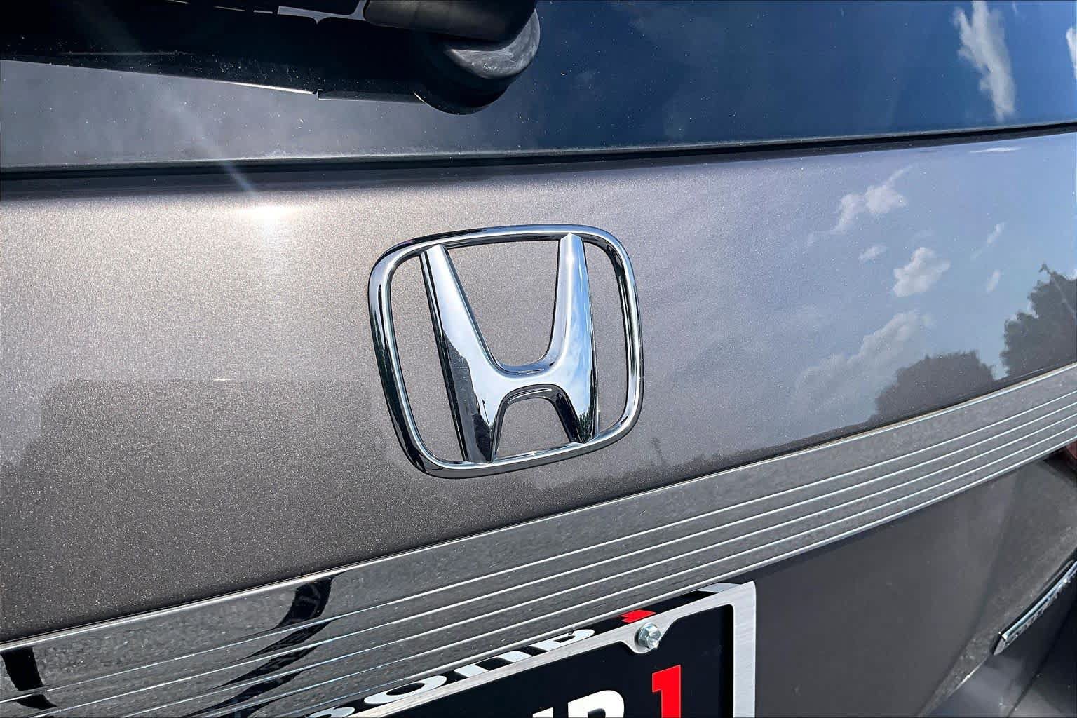 Used 2016 Honda Odyssey SE image 30