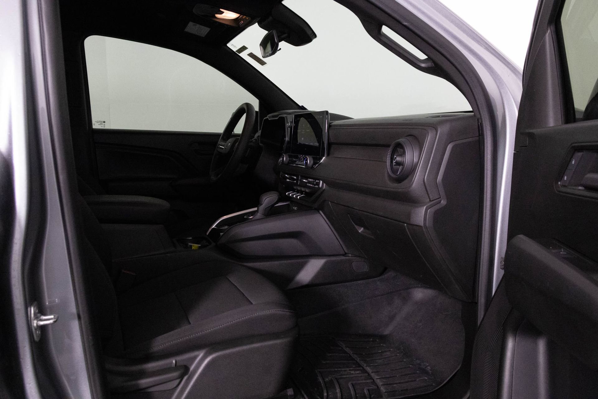 Used 2024 Chevrolet Colorado Trail Boss w/ Technology Package image 39