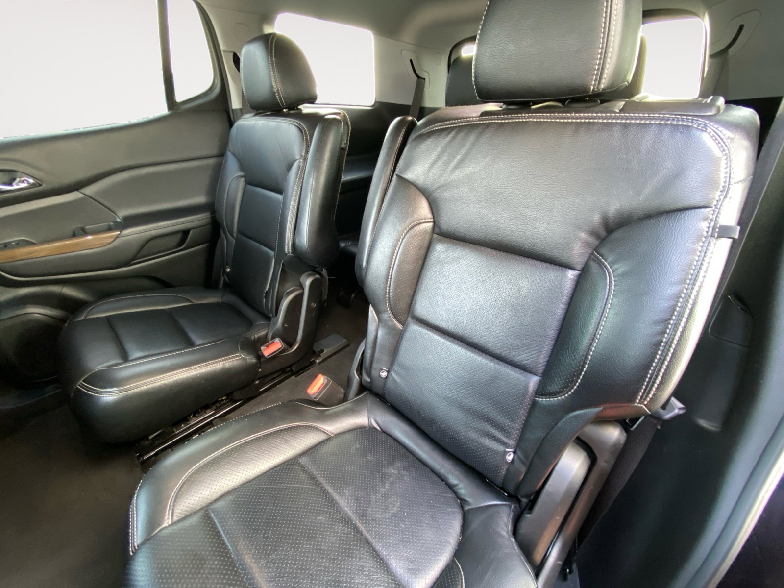 Used 2021 GMC Acadia SLE w/ Driver Convenience Package image 24