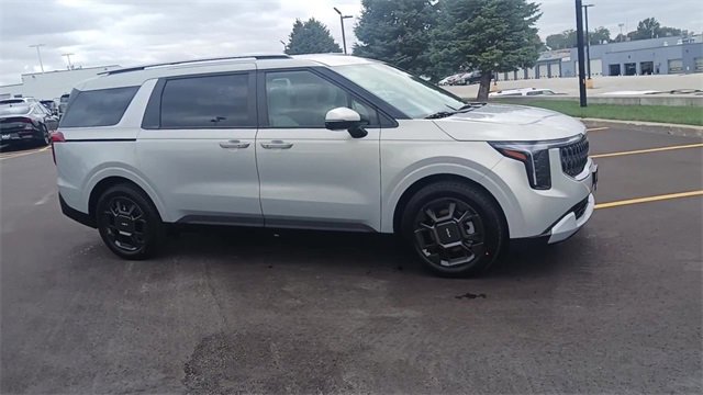 New 2026 Kia Carnival EX image 4