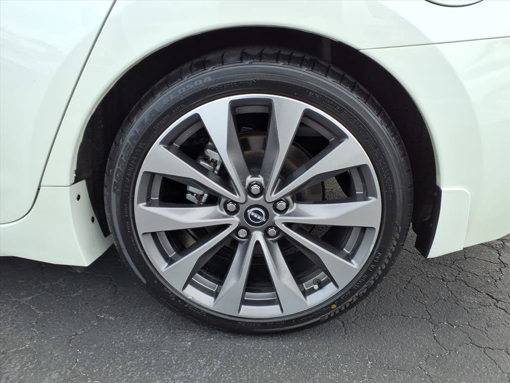 Used 2023 Nissan Maxima Platinum w/ Sport Mat Group image 5