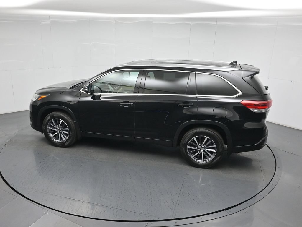 Used 2018 Toyota Highlander XLE AWD/4WD image 45
