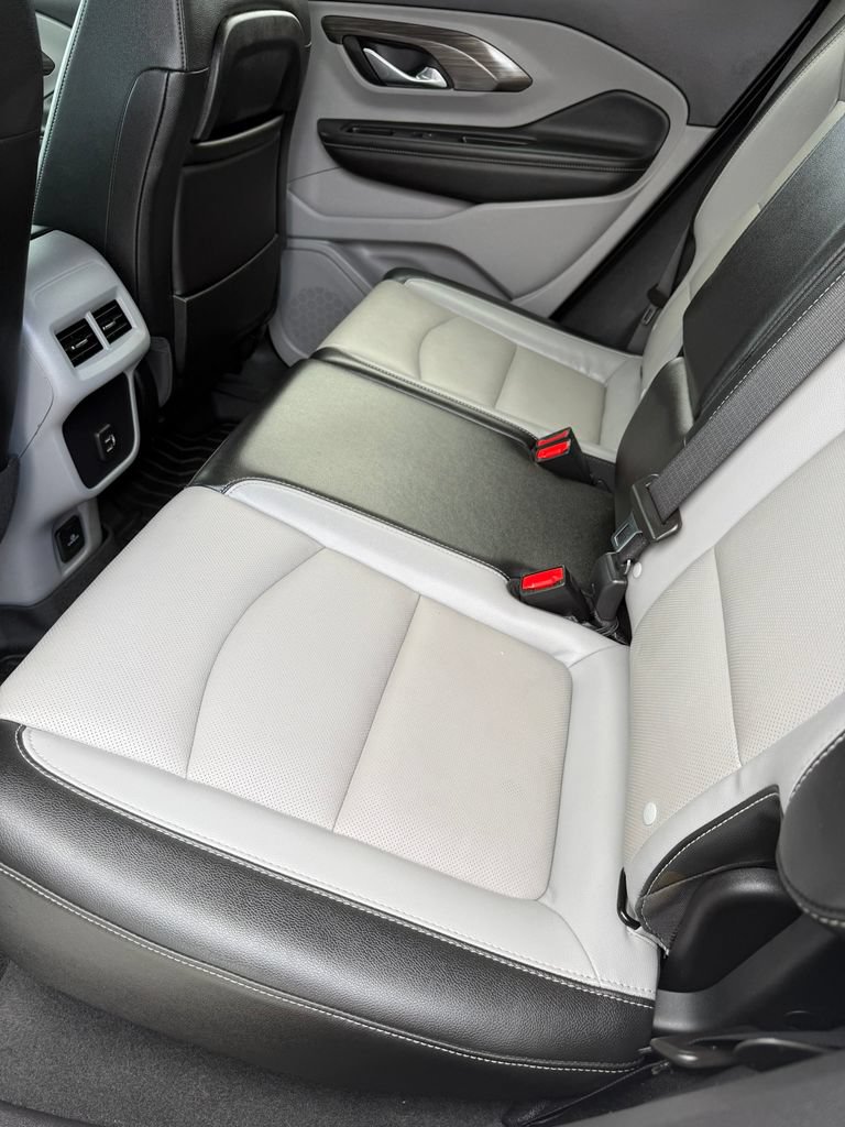 Used 2024 GMC Terrain SLT FWD image 19