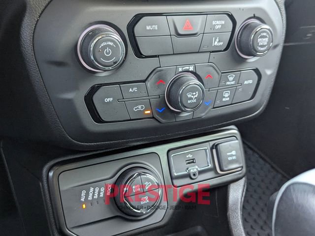 Used 2023 Jeep Renegade Trailhawk image 21