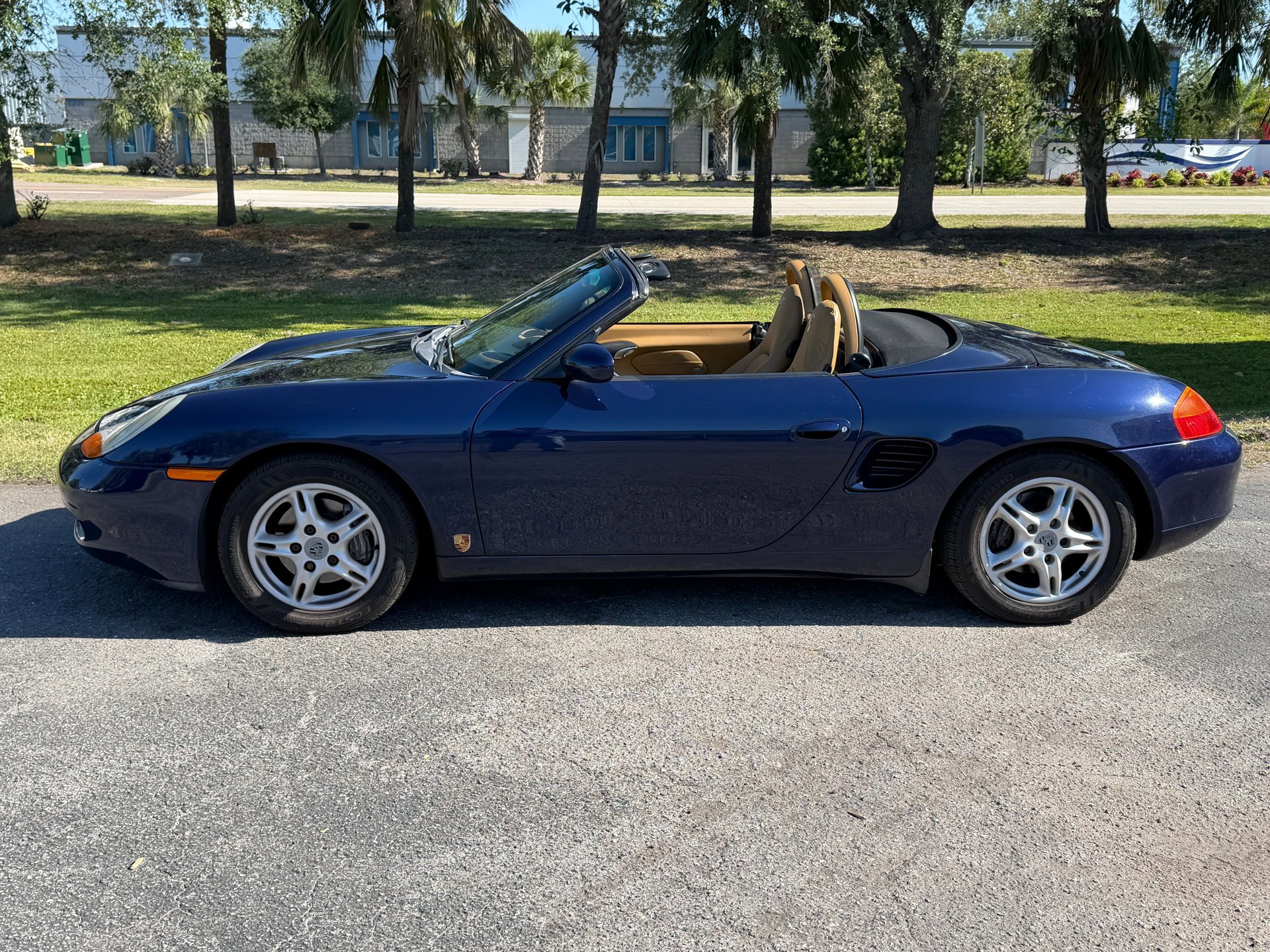 Used 2002 Porsche Boxster RWD image 3