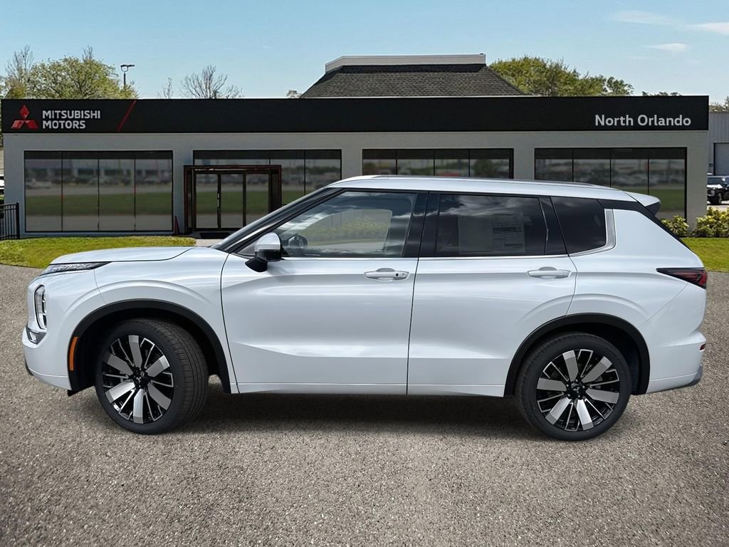 New 2026 Mitsubishi Outlander SEL image 3