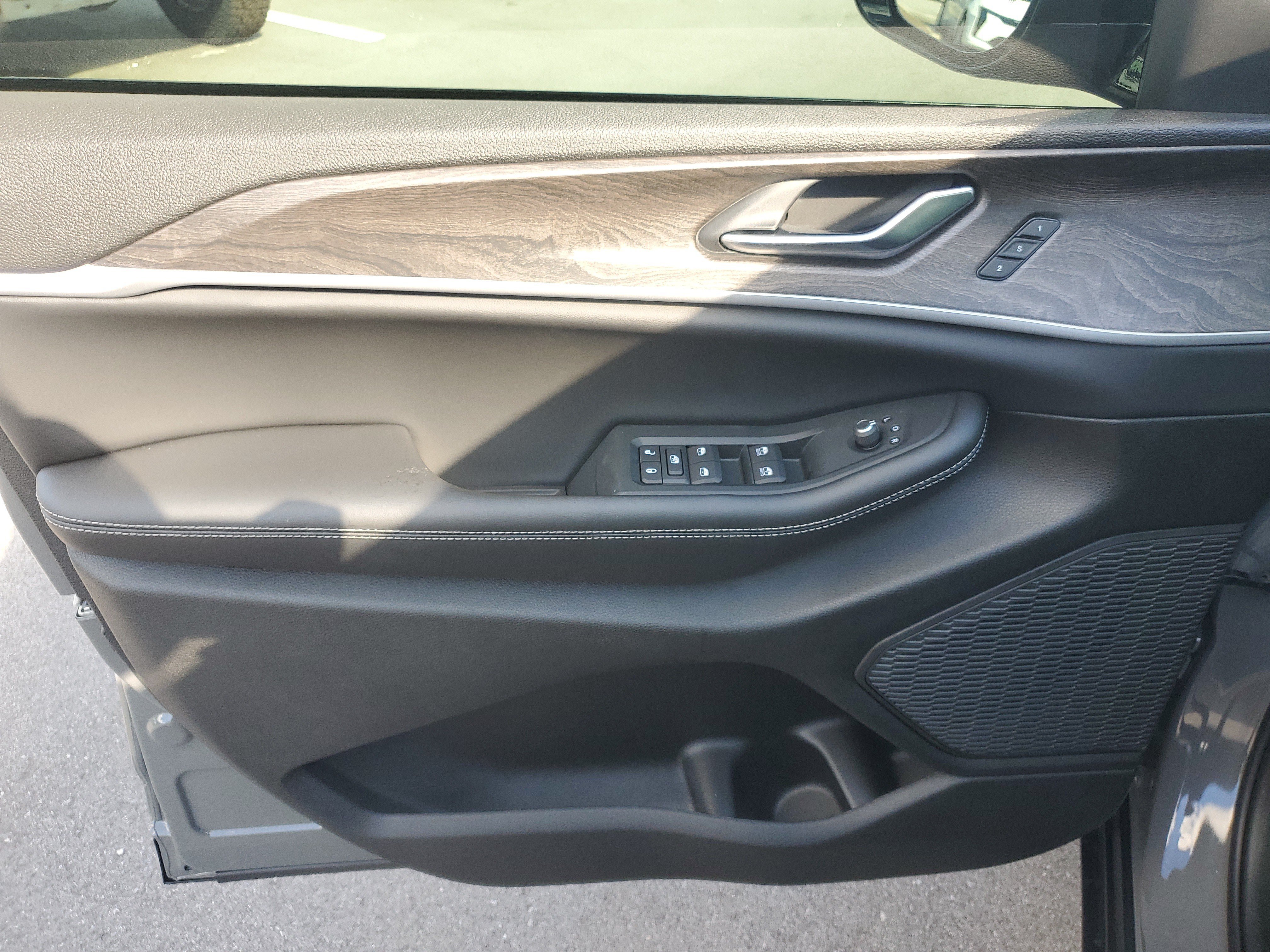 New 2027 Jeep Grand Cherokee L Limited RWD image 13