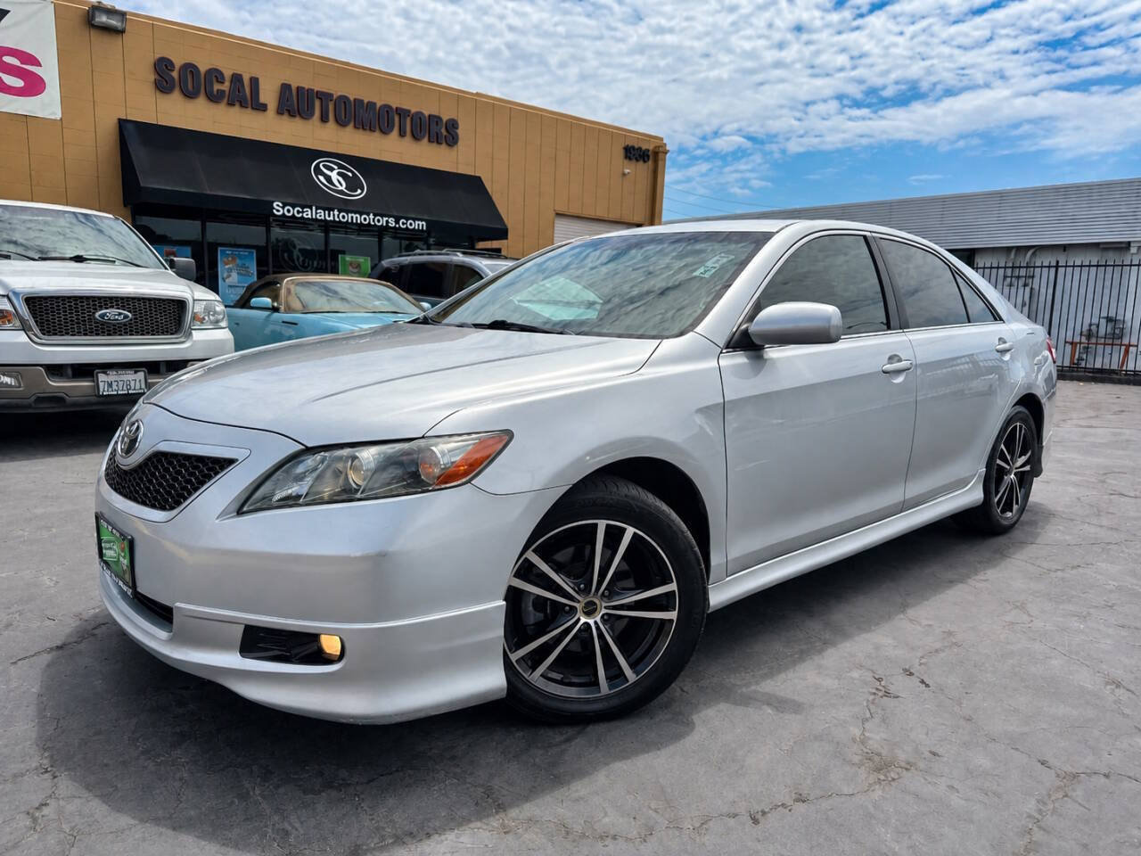 Used 2007 Toyota Camry SE FWD image 2