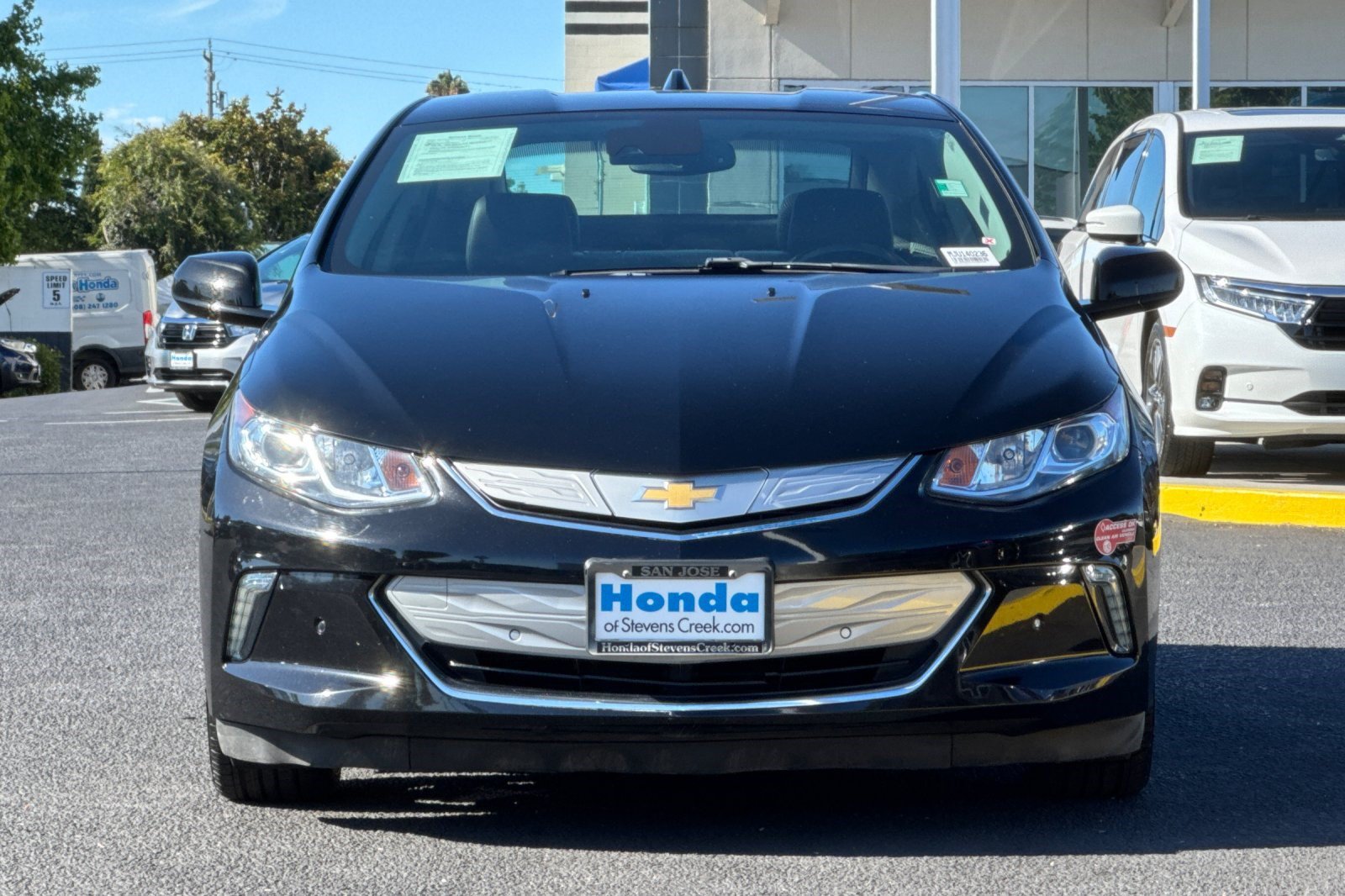 Used 2018 Chevrolet Volt Premier w/ Driver Confidence Package FWD image 5