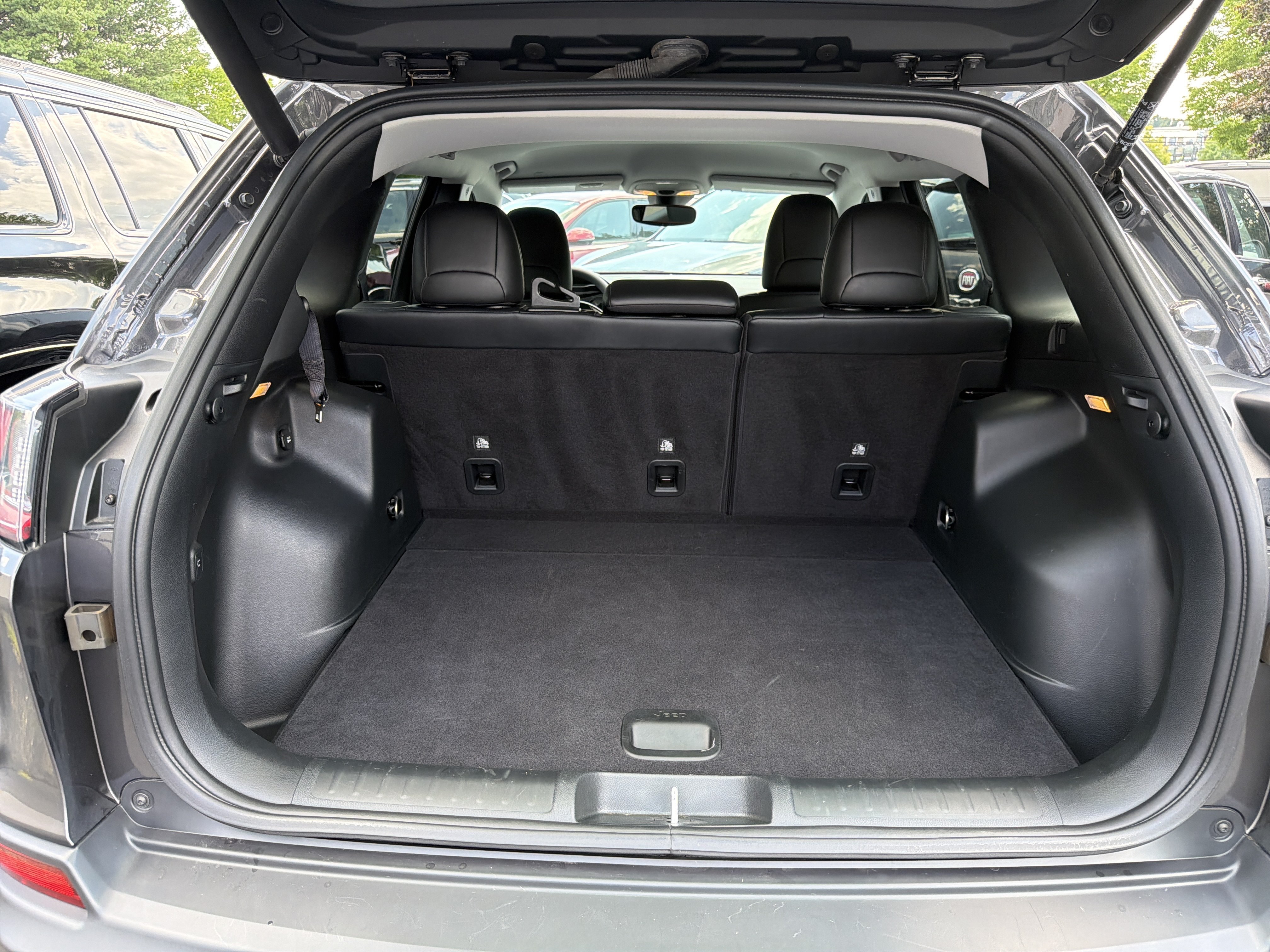 Certified 2022 Jeep Cherokee Latitude Lux AWD/4WD image 9