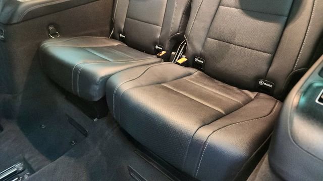 Used 2025 Mercedes-Benz GLS 450 4MATIC image 32