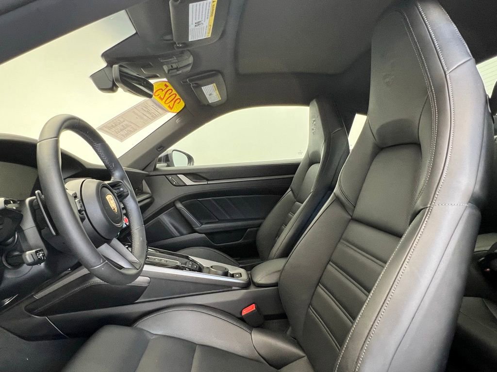 Certified 2025 Porsche 911 Carrera image 5