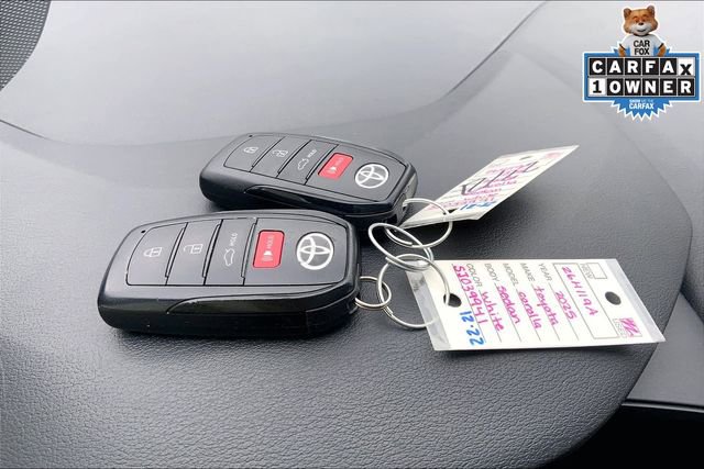 Used 2025 Toyota Corolla SE w/ SE Premium Package image 11