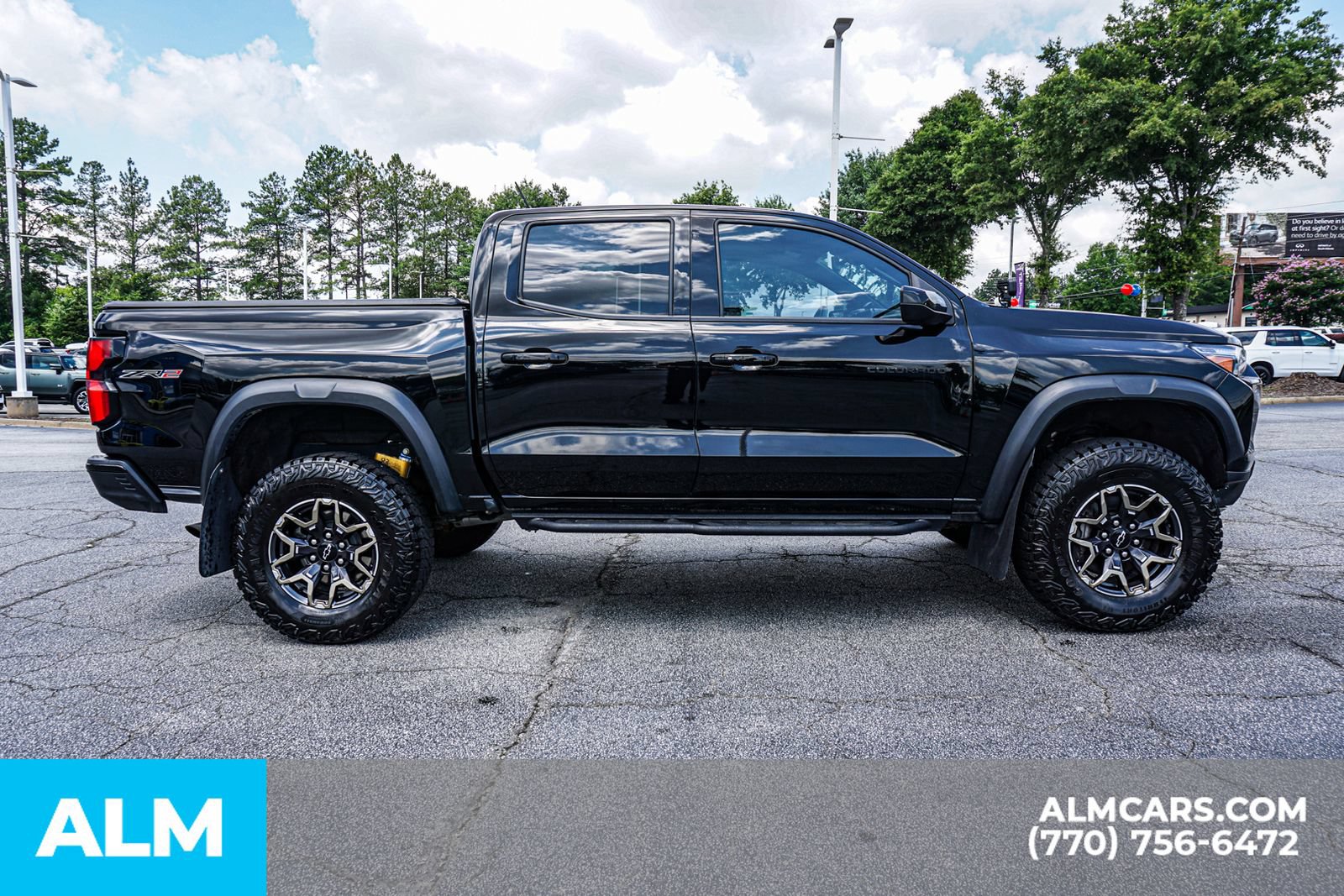 Used 2023 Chevrolet Colorado ZR2 w/ ZR2 Convenience Package III AWD/4WD image 9