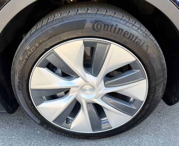 Used 2020 Tesla Model Y Long Range AWD/4WD image 26