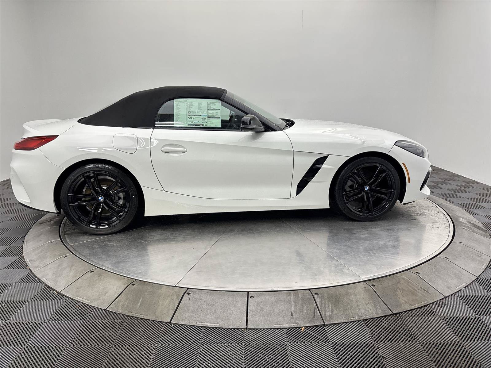 New 2026 BMW Z4 sDrive30i w/ Shadowloine Package RWD image 17