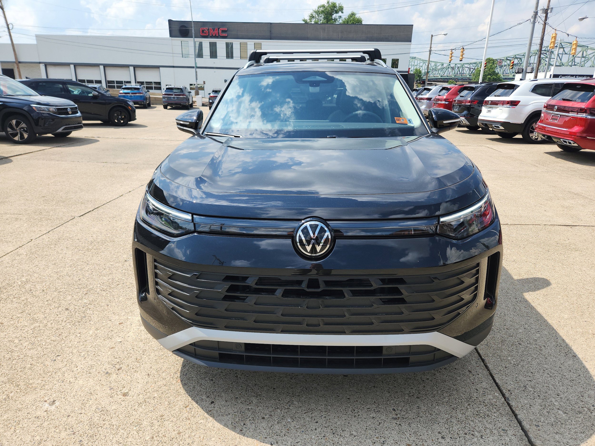 New 2025 Volkswagen Tiguan SE AWD/4WD image 8