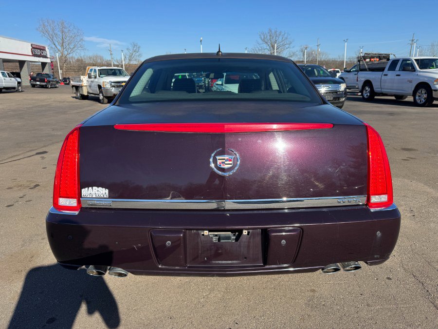 Used 2008 Cadillac DTS w/ Sun And Sound Package FWD image 4