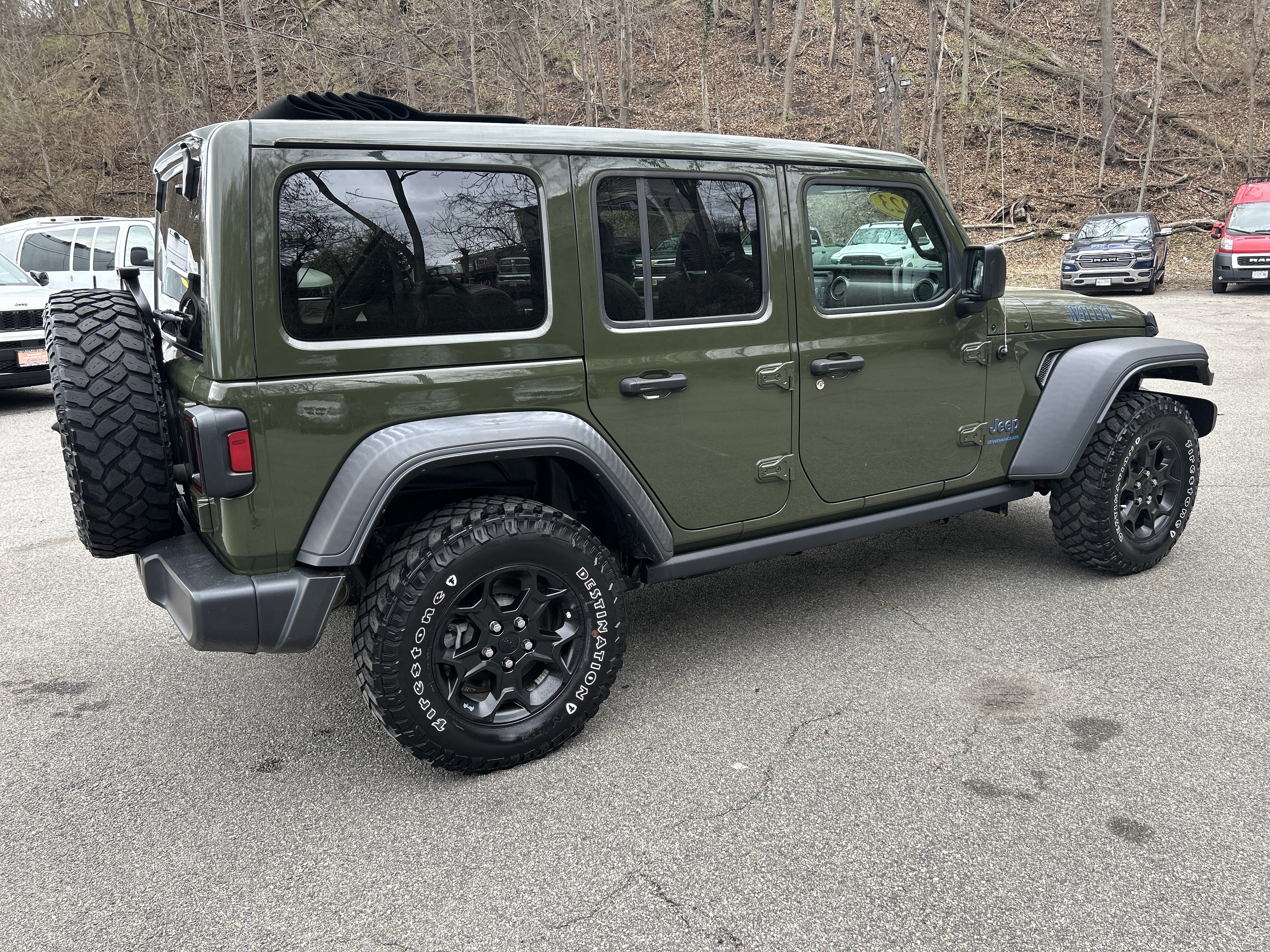 Used 2023 Jeep Wrangler Unlimited w/ Sun & Screen Package AWD/4WD image 5